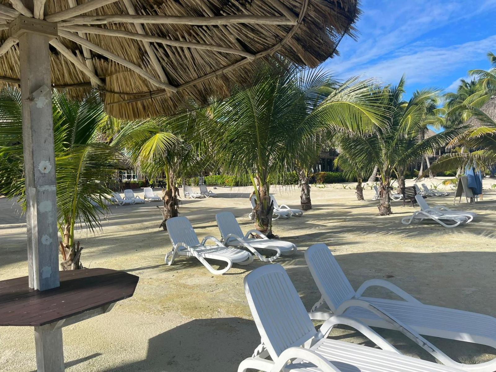 Captain Morgan'S Retreat San Pedro  Exterior photo